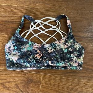 LULULEMON sports bra size 4